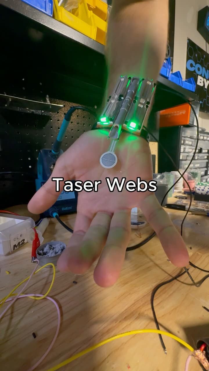Taser Webs 🕸️